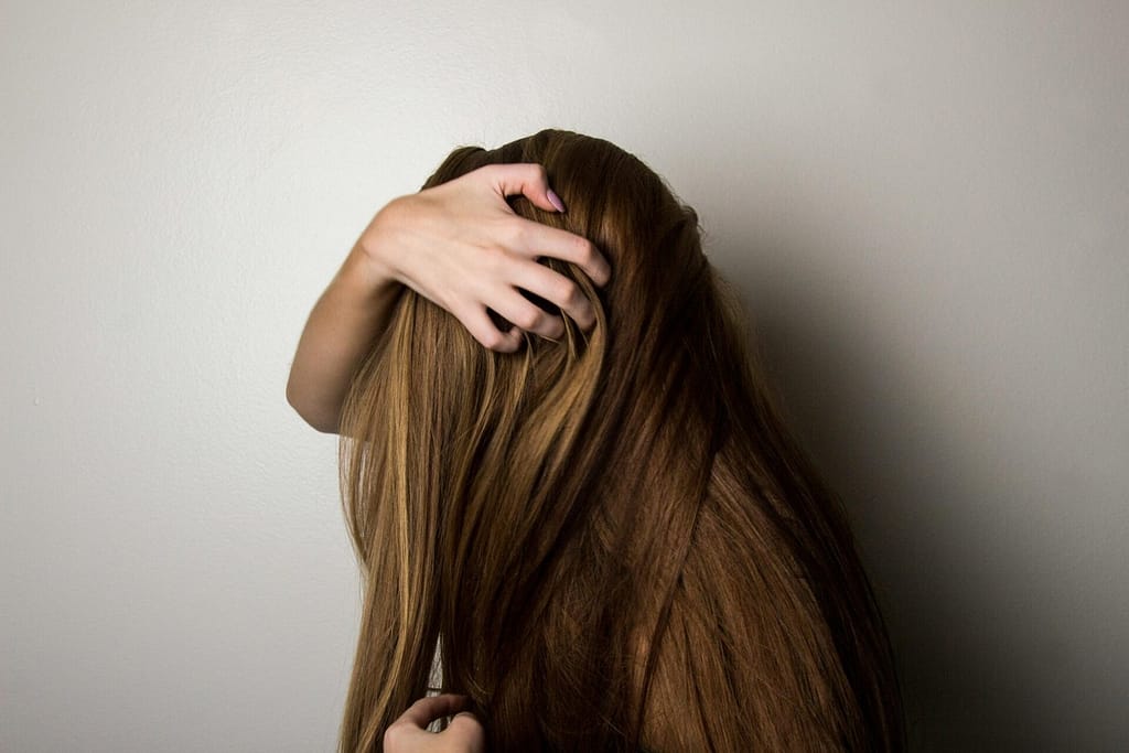 Discover 7 natural tips to fix split ends and boost hair health! Learn home remedies, gentle care, and prevention methods for shiny, strong hair.